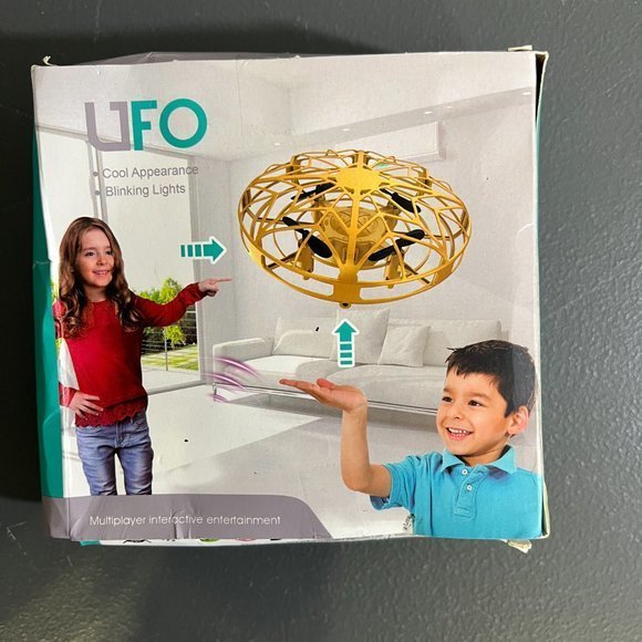 NWB UFO Metallic Blue Flying UFO Toy - Picture 4 of 6